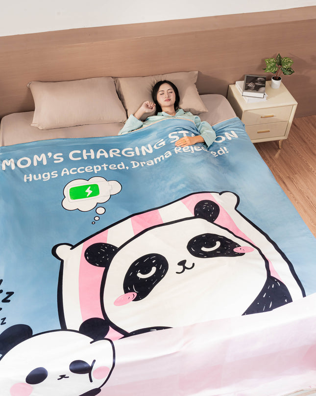OINA® Mom’s Charging Station Blanket – Cute Panda Hug Gift for Mom